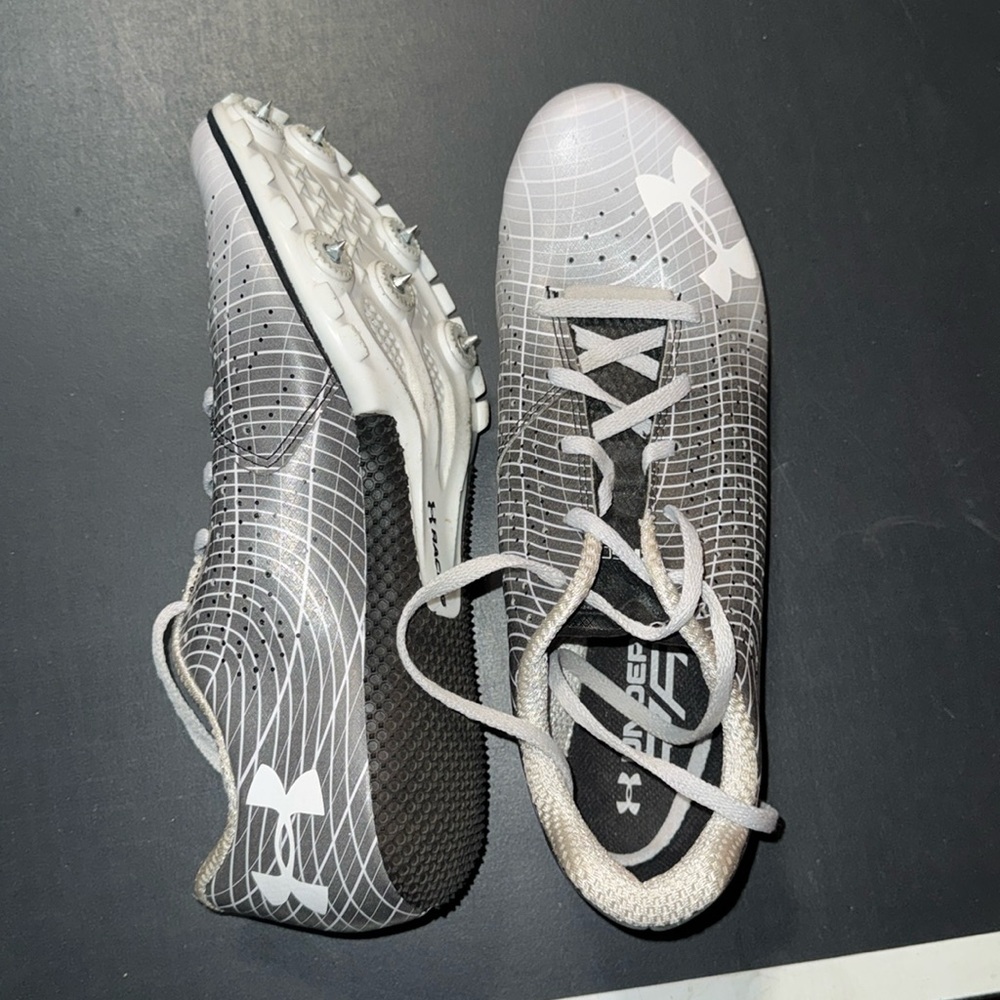 Men’s sprint Under Armour shoes
